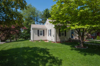 3 Hayes St, Danbury, CT 06811 exterior