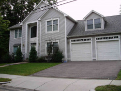 17 Quinobequin Rd, Newton, MA 02462 exterior