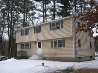 35 Willow St, Pelham, NH 03076 exterior