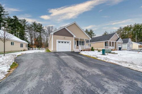 29 Richmond Dr, Concord, NH 03303 exterior