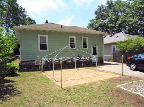 40 Monroe St, Woonsocket, RI 02895 exterior