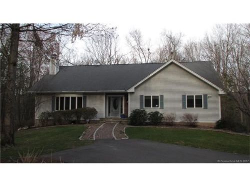10 Old Wood Rd, Kensington, CT 06037 exterior