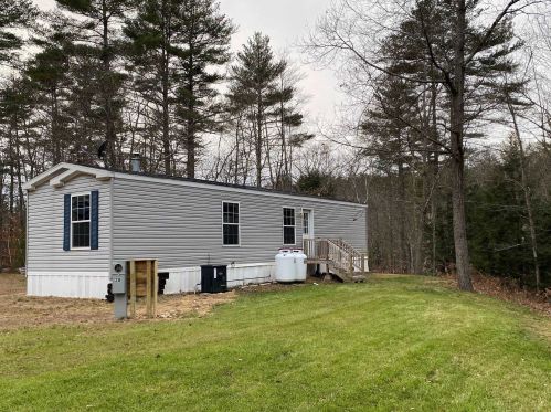 28 Roberts Rd, Barrington, NH 03825 exterior