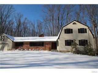 91 Sturbridge Ln, Bridgeport, CT 06611 exterior