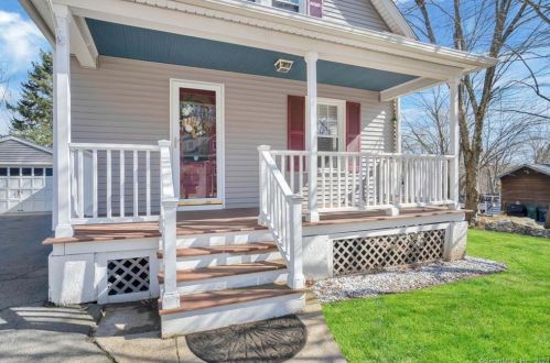 17 Shelton St, Seymour, CT 06483 exterior