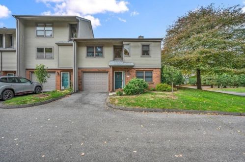 158 Metacomet Dr, Meriden, CT 06450 exterior