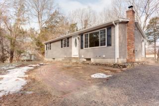 7 Tarbox Dr, Exeter, RI 02822 exterior