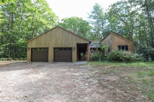 385 Old Henniker Rd, Hopkinton, NH 03229 exterior