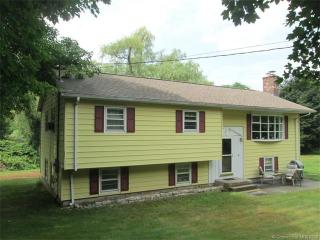 42 Roxbury Rd, Niantic, CT 06357 exterior