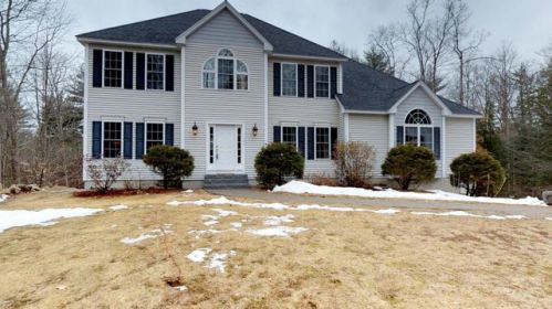 133 Horizon Dr, Goffstown, NH 03045 exterior