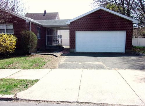 66 Brighton St, New Britain, CT 06053 exterior