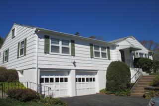 618 Avon Dr, Orange, CT 06477 exterior