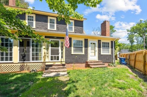 188 Newman Ave, Seekonk, MA 02771 exterior