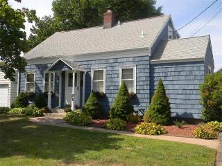 16 Wilmot Rd, New Haven, CT 06515 exterior
