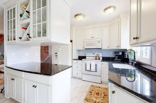 47 Waterman St, Killingly, CT 06239 exterior