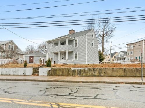 225 Logee St, Woonsocket, RI 02895 exterior