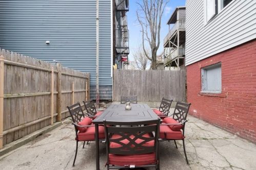 91 Webster St, Roxbury Xing, MA 02136 exterior