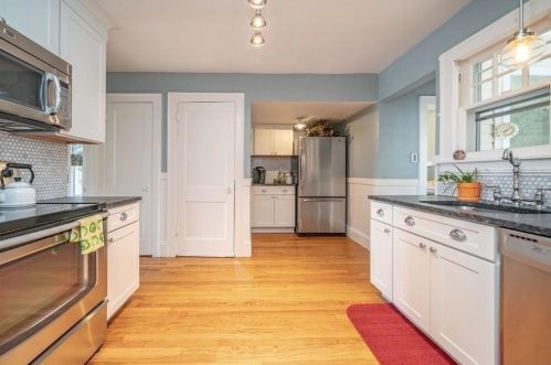132 Maple Rd, Longmeadow, MA 01106 exterior
