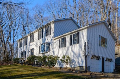 9-R Walker Hill Rd, Sandy-Hook, CT 06482 exterior