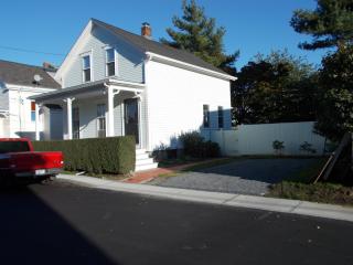 47 Warner St, Middletown, RI 02840 exterior