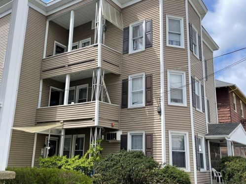 275 Diamond Hill Rd, Woonsocket, RI 02895 exterior