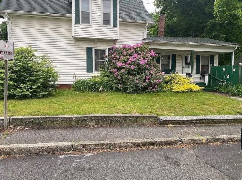 24 Elm St, Webster, MA 01570 exterior