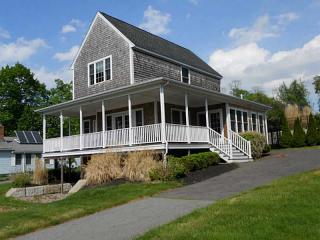 775 Bristol Ferry Rd, Portsmouth, RI 02871 exterior