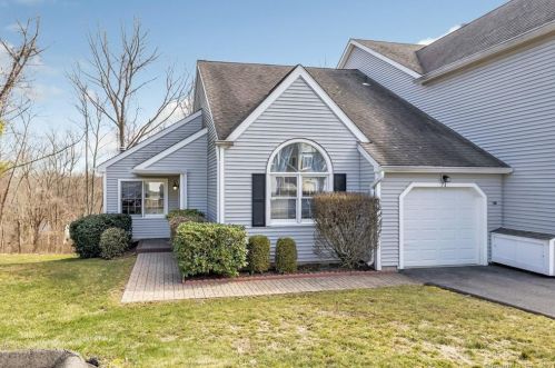 71 Katherine Ct, Huntington, CT 06484 exterior