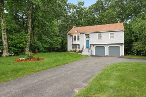 2 Dorianna Cir, Shrewsbury, MA 01545 exterior
