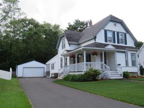 39 Charles St, Abington, MA 02351 exterior
