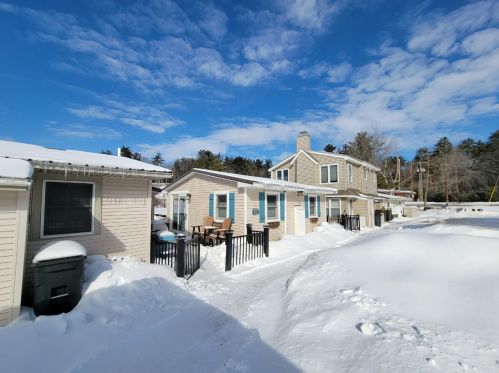 556 Weirs Rd, Gilford, NH 03249 exterior