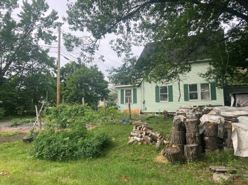8 High St, Millinocket, ME 04462 exterior