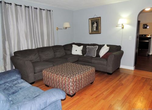 68 Deming St, Wapping, CT 06074 exterior