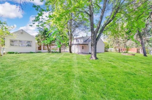 11 Bristol Rd, Windsor-Locks, CT 06096 exterior
