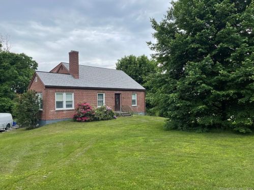 437 Putnam Rd, Killingly, CT 06239 exterior