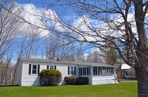 67 Pioneer St, West-Paris, ME 04289 exterior