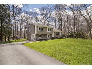 3 Coach Light Dr, Clinton, CT 06413 exterior