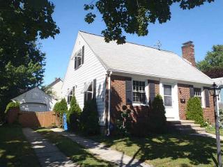 43 Dale Ave, Cranston, RI 02910 exterior