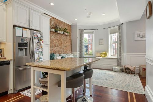752 4Th St, Roxbury Xing, MA 02127 exterior