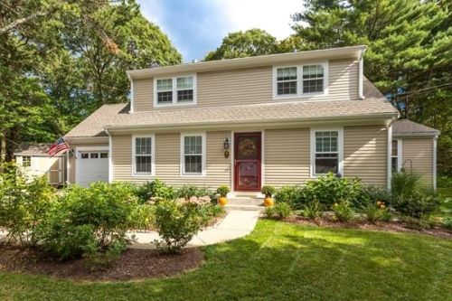 15 Melissa Ave, Mashpee, MA 02649 exterior