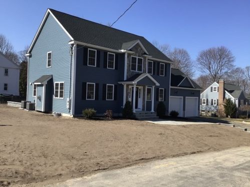 6 Blossom Ln, Weymouth, MA 02188 exterior