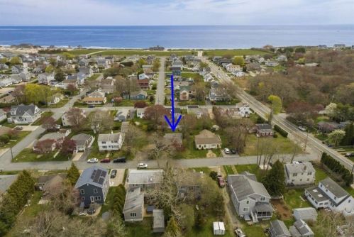 11 Eire Rd, South Kingstown, RI 02882 exterior