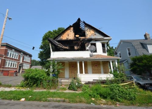 174 Pixlee Pl, Bridgeport, CT 06610 exterior