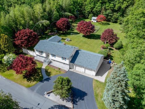 9 Washington Dr, Johnston, RI 02919 exterior