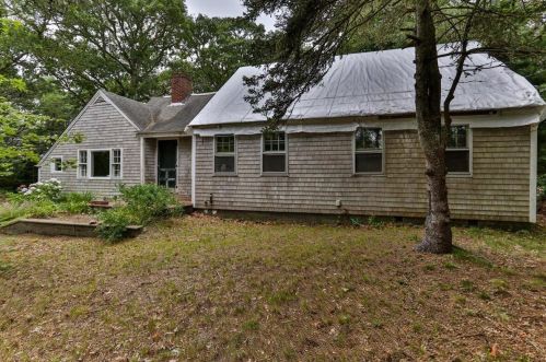 107 Chatham Rd, Hardwich, MA 02645 exterior