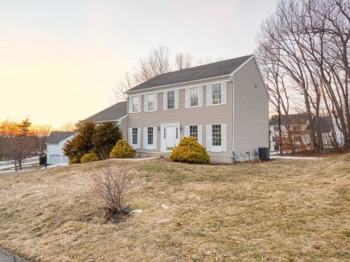 5 Faulkner Rd, Shrewsbury, MA 01545 exterior