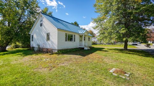 2 Violette Ave, Waterville, ME 04901 exterior