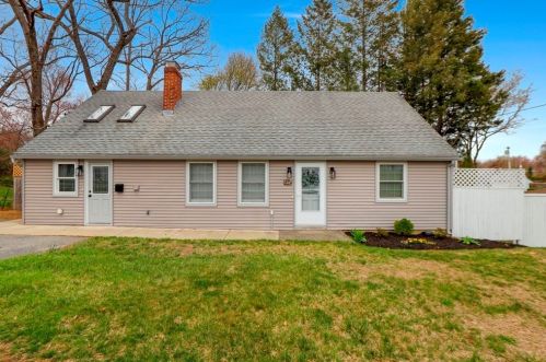 32 Janet Cir, Shrewsbury, MA 01545 exterior