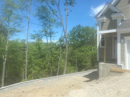 2 Nelson Point Rd, Shrewsbury, MA 01545 exterior