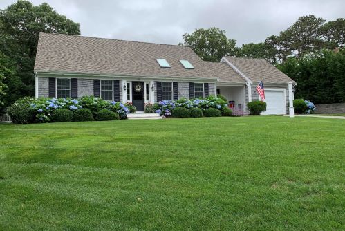 330 Crowell Rd, Chatham, MA 02633 exterior